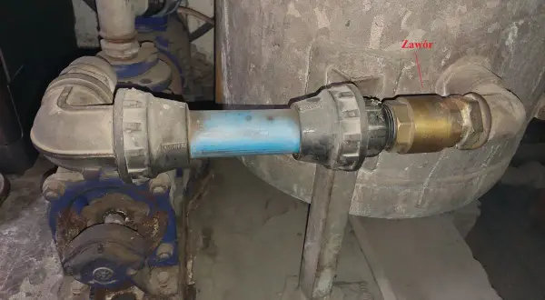 Jak zamontować zawór zwrotny w hydroforze? Uniknij 3 błędów!